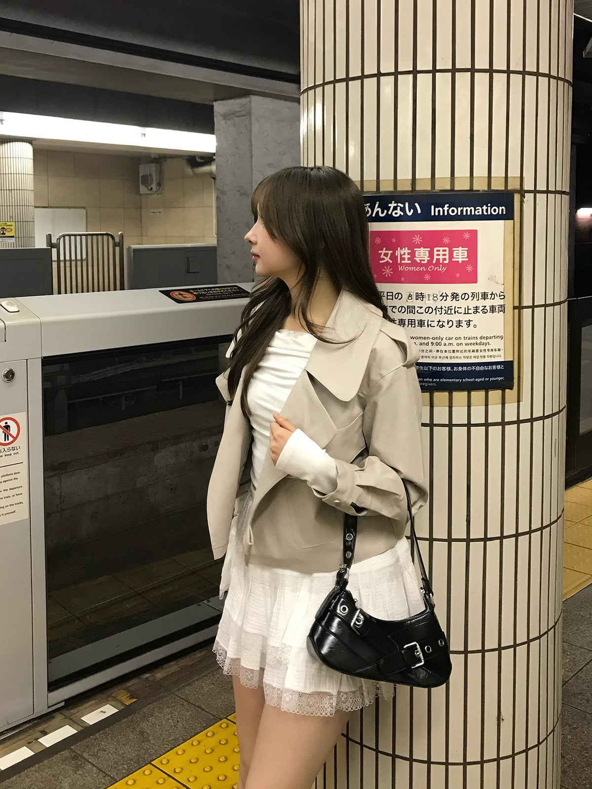 皮革触感大翻领夹克