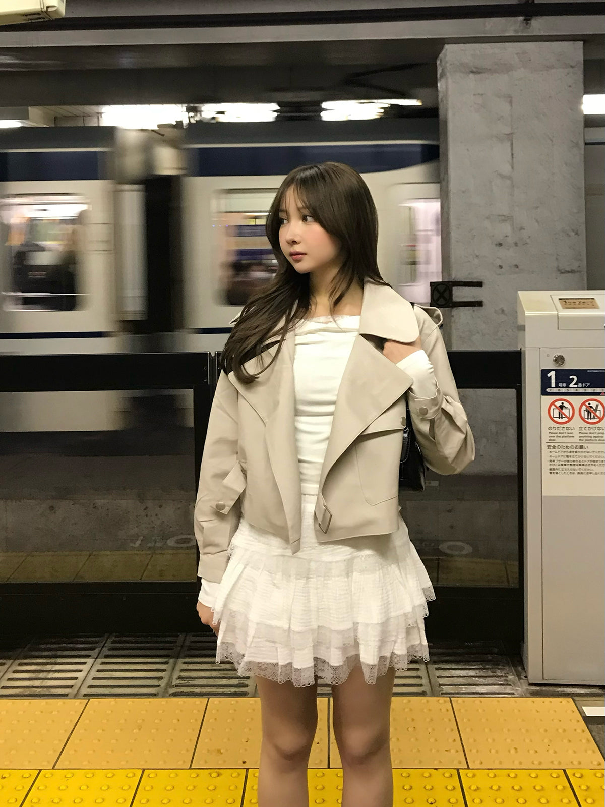 皮革触感大翻领夹克