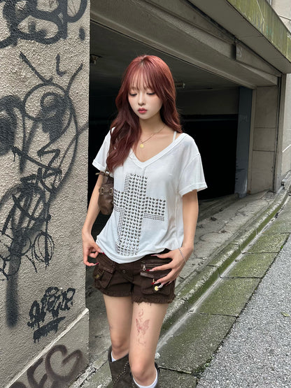 スタッズクロスVネックTシャツ