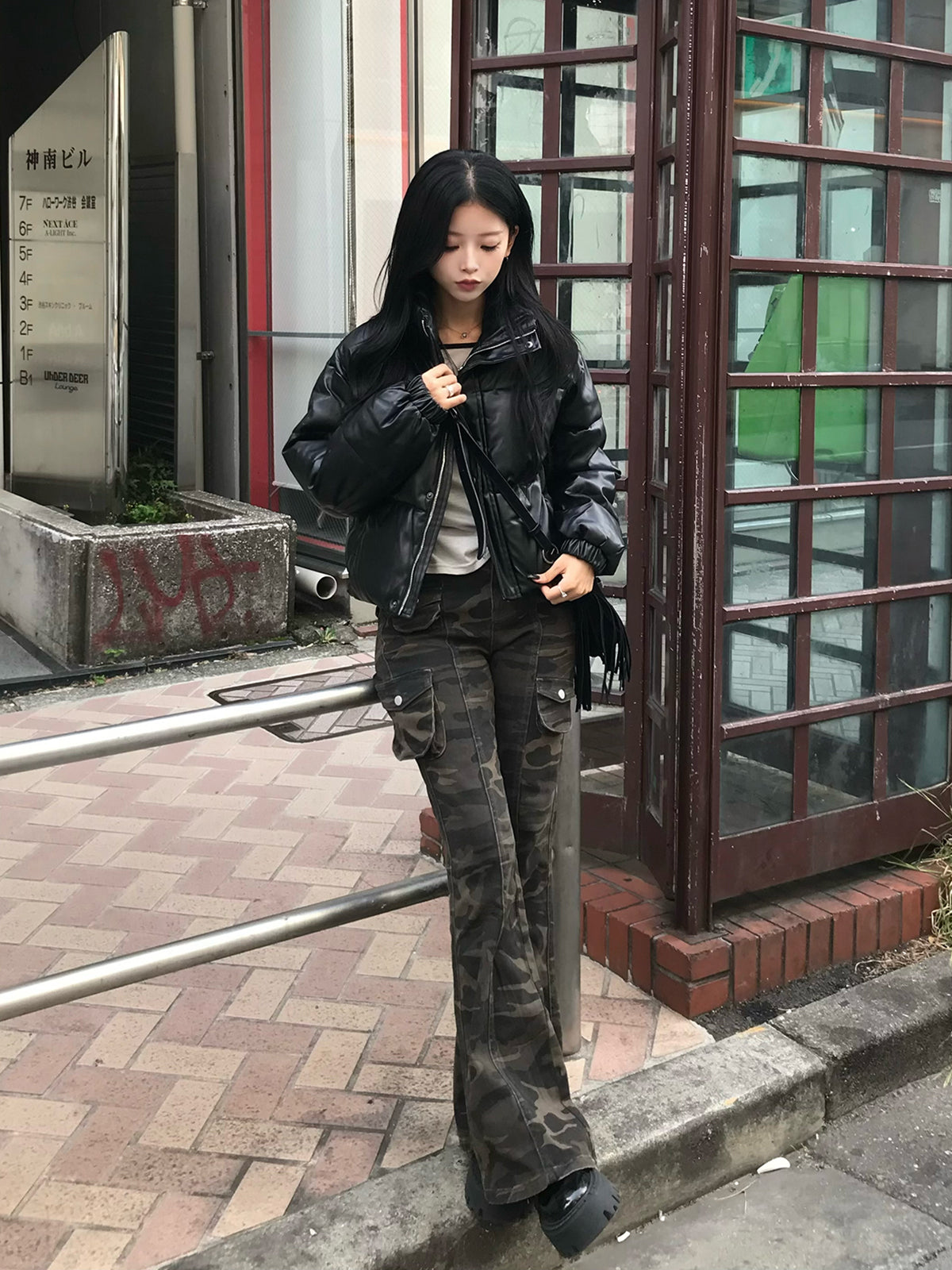 カモフラージュフレアデニムパンツ