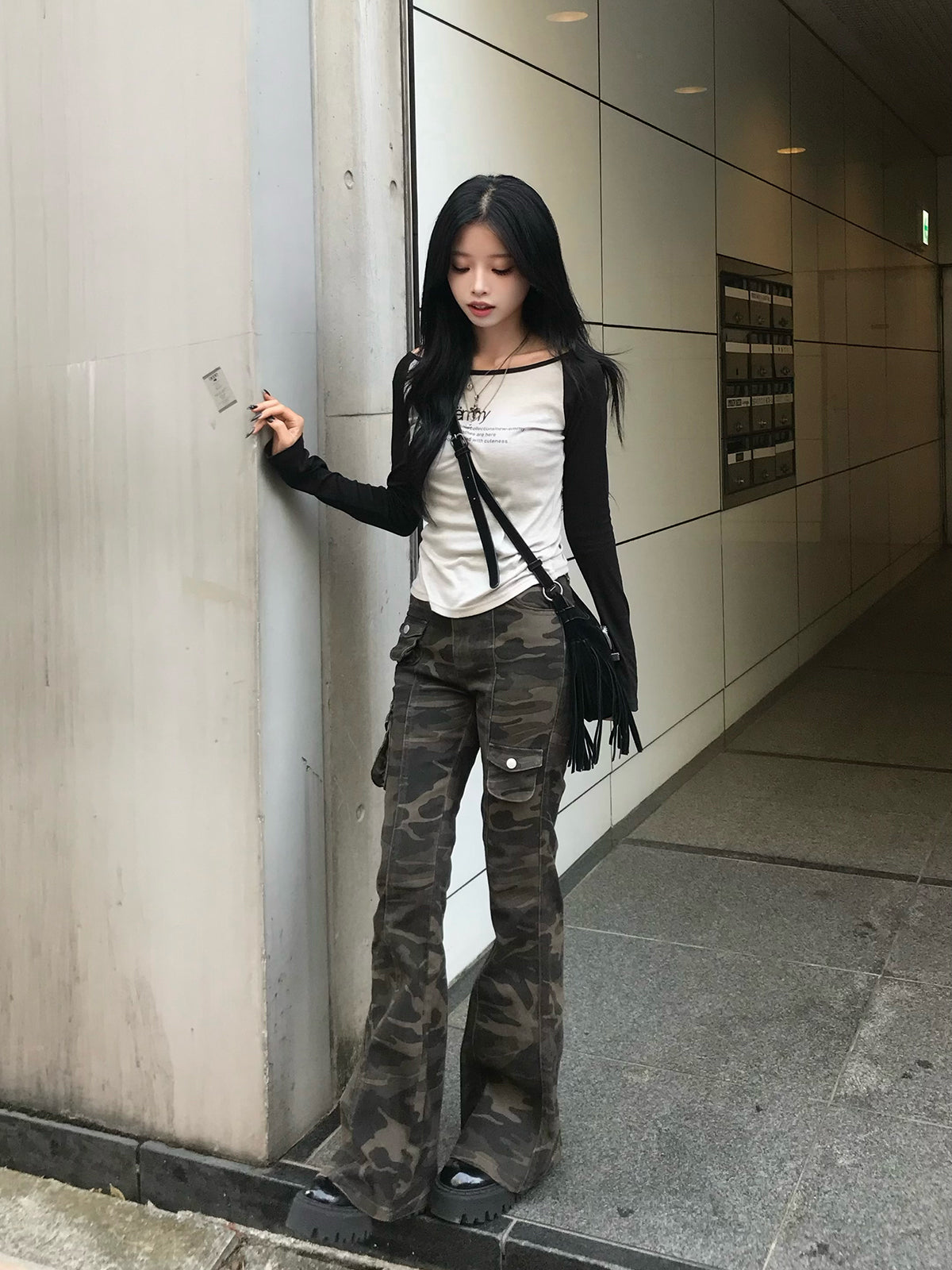 カモフラージュフレアデニムパンツ