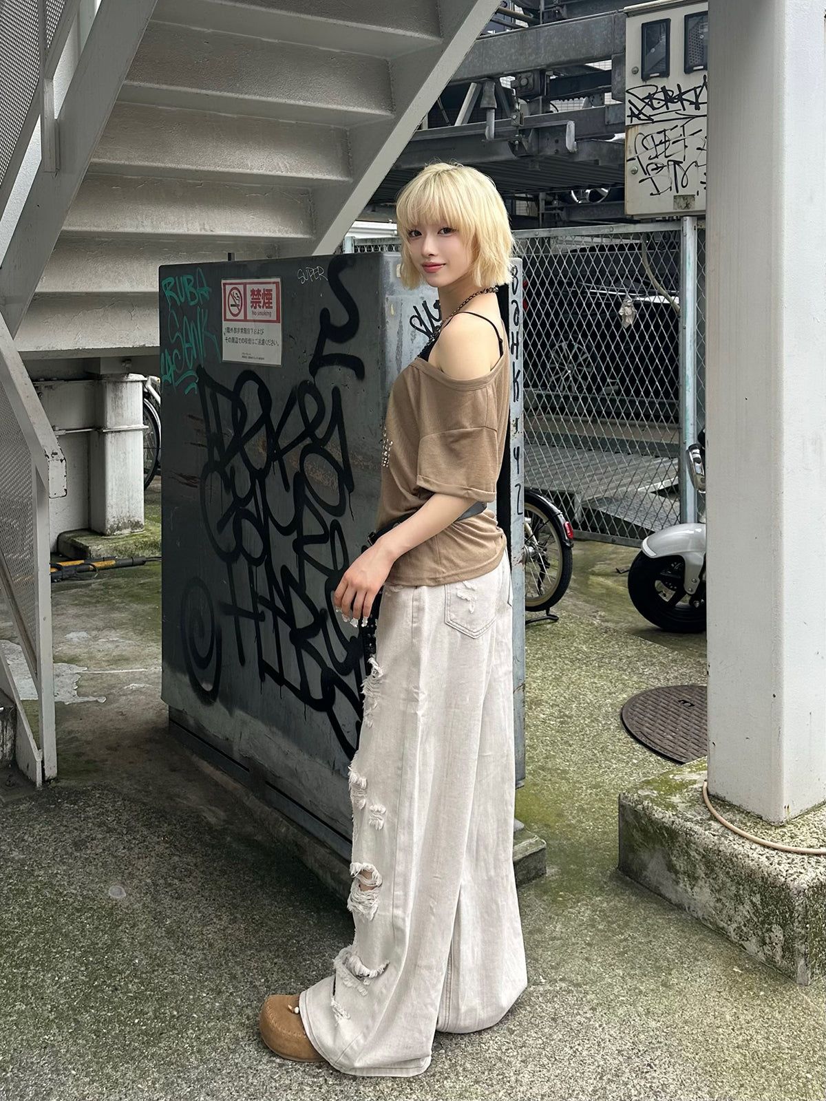 ハイダメージグレーワイドデニムパンツ