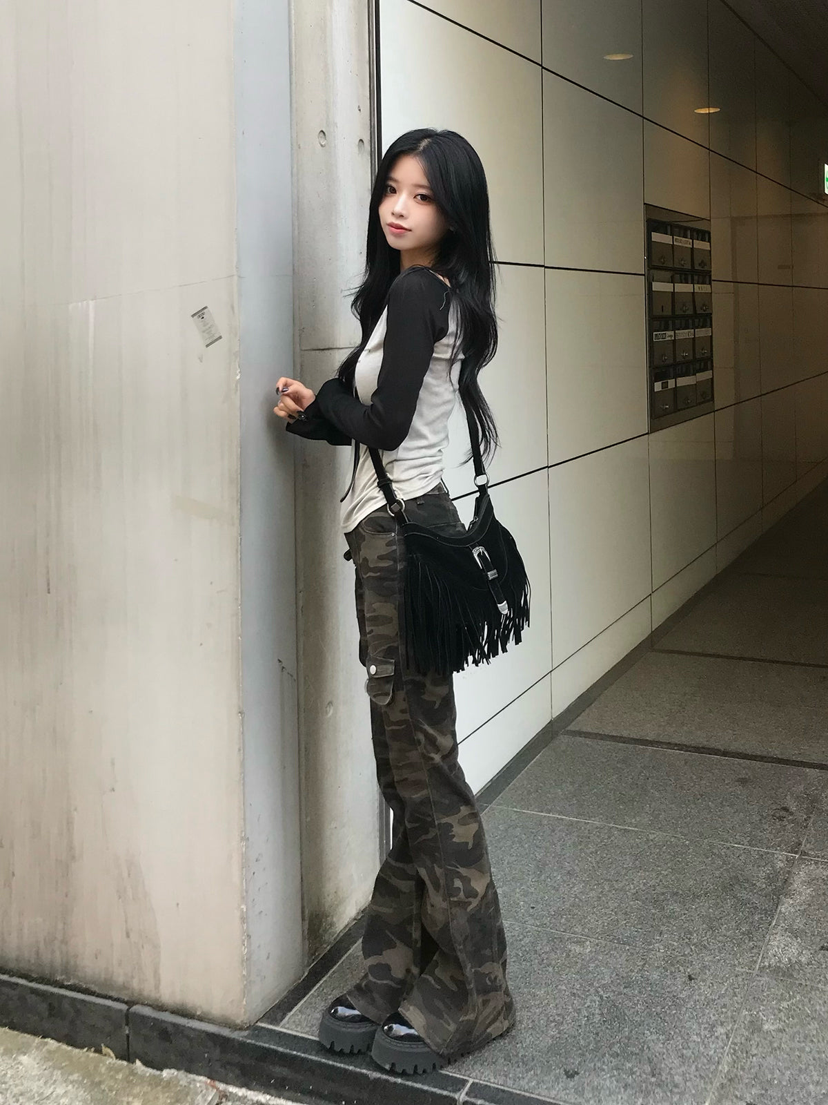 カモフラージュフレアデニムパンツ