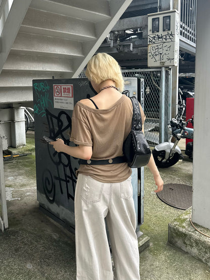 スタッズクロスVネックTシャツ