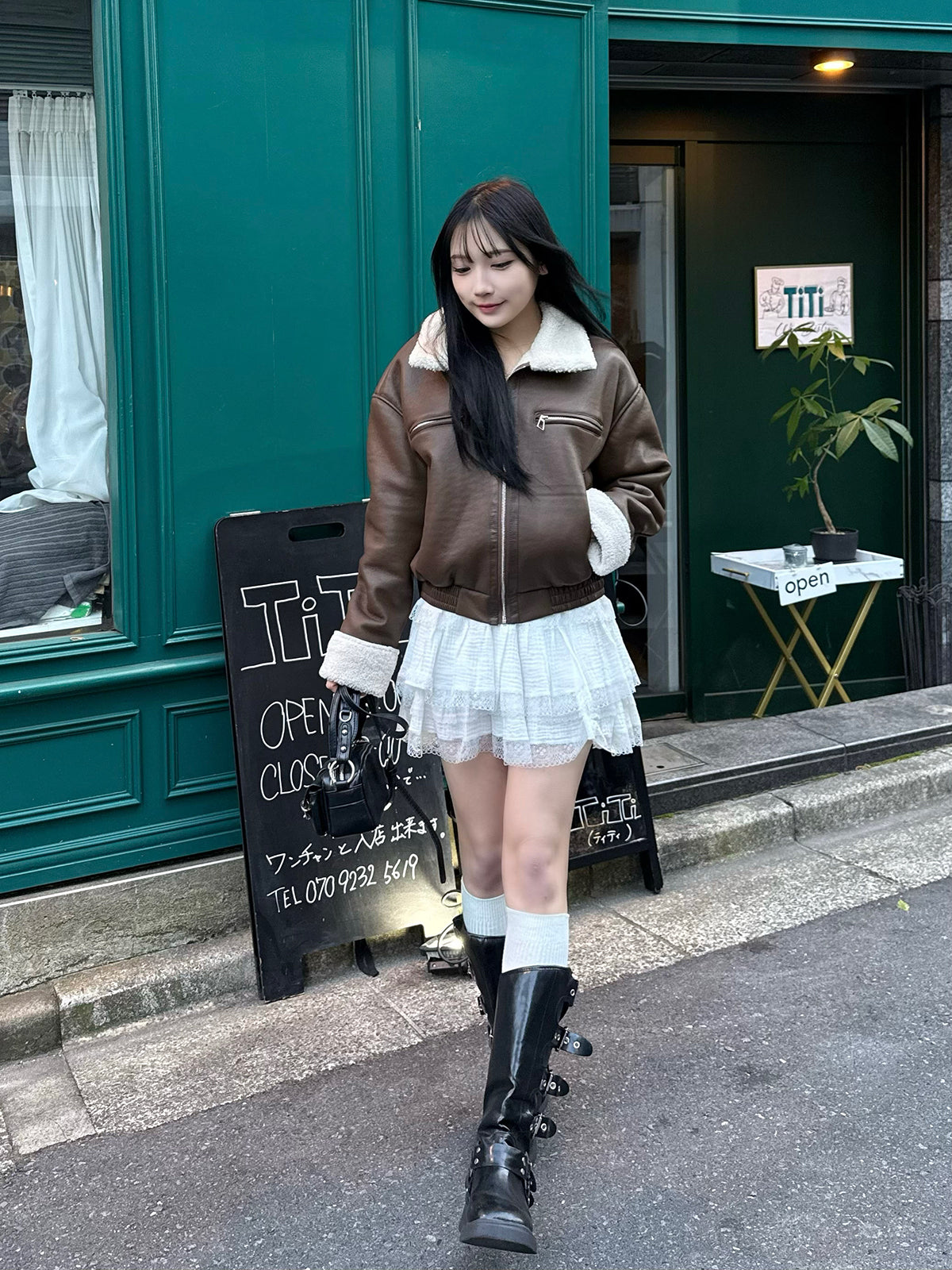 더블 레이스 디자인 미니스커트