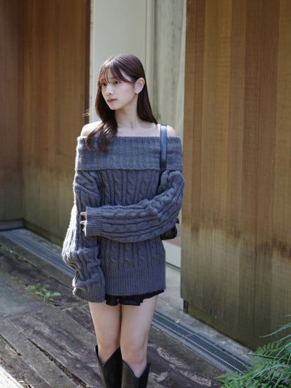 オフショルダーケーブルニット