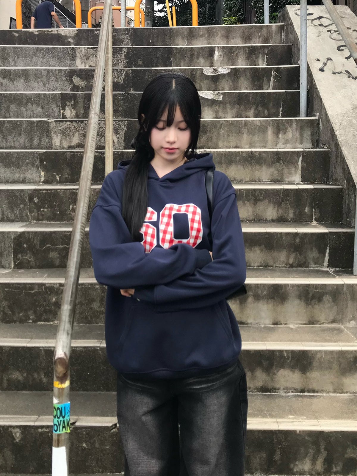 チェックロゴプリントパーカー