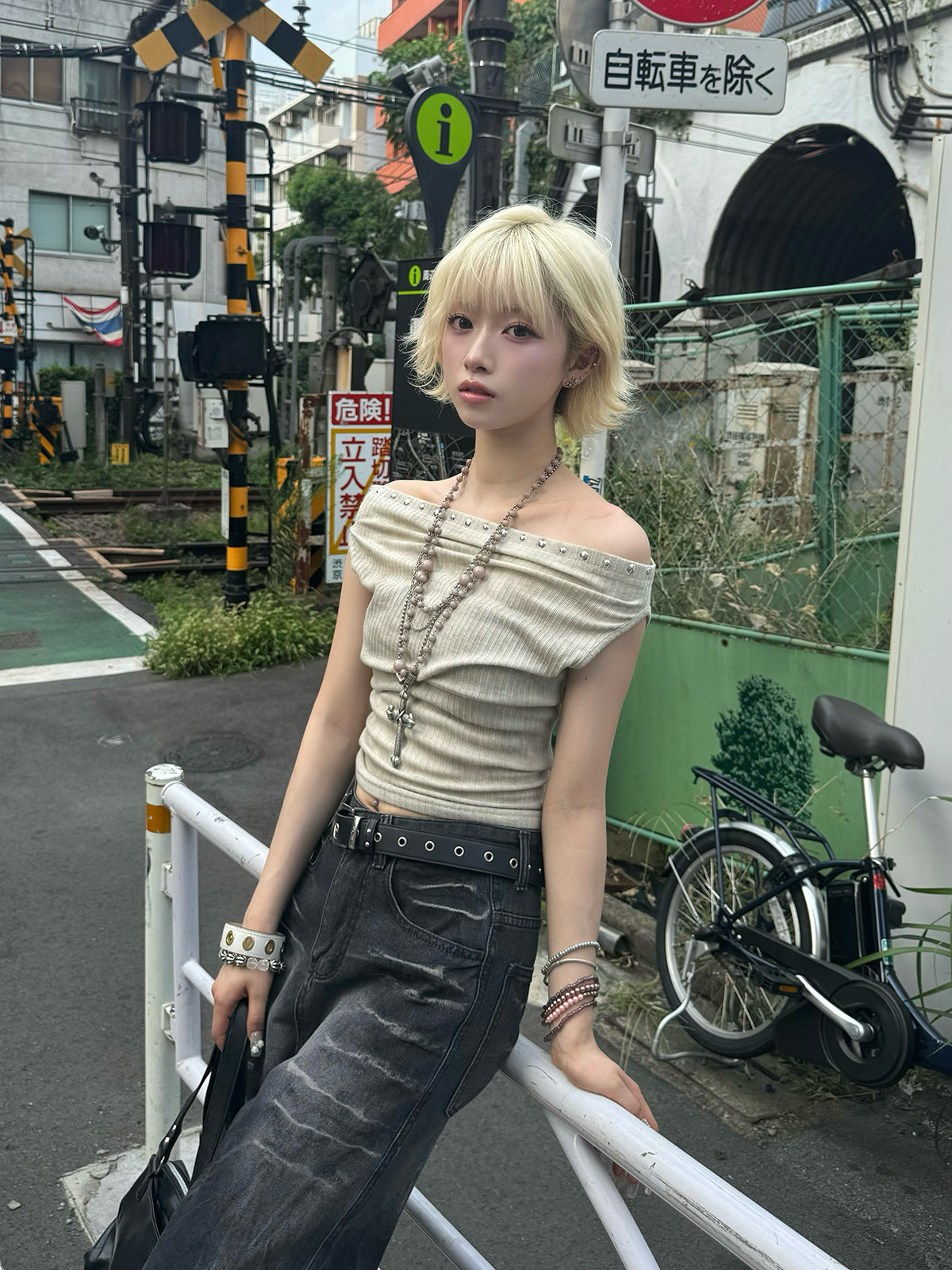 スタッズオフショルタイダイカットソー