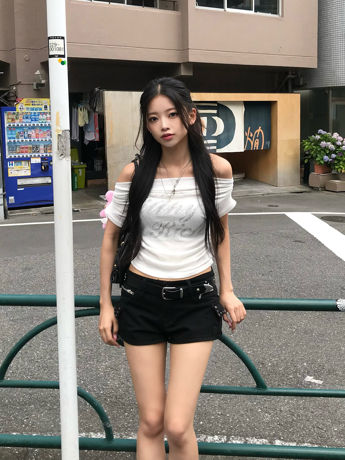 オフショルギャザーレタリングカットソー