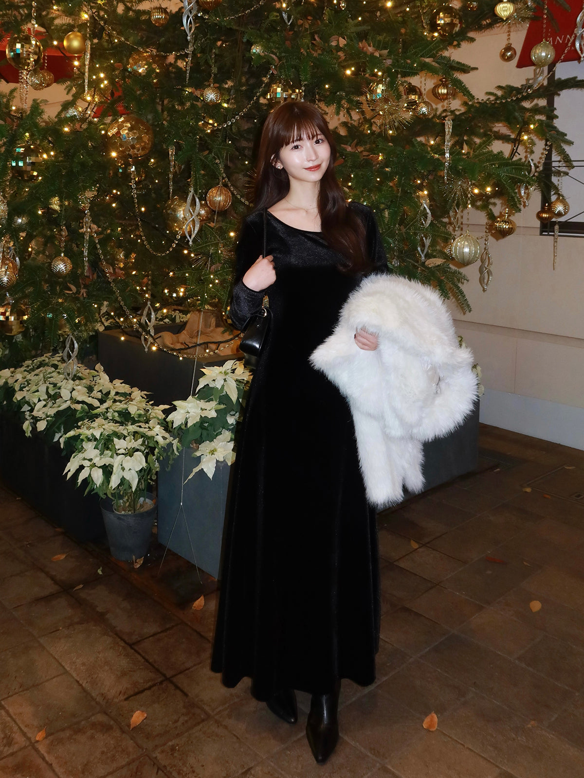 バックオープンベロアワンピース【1月中旬予約】