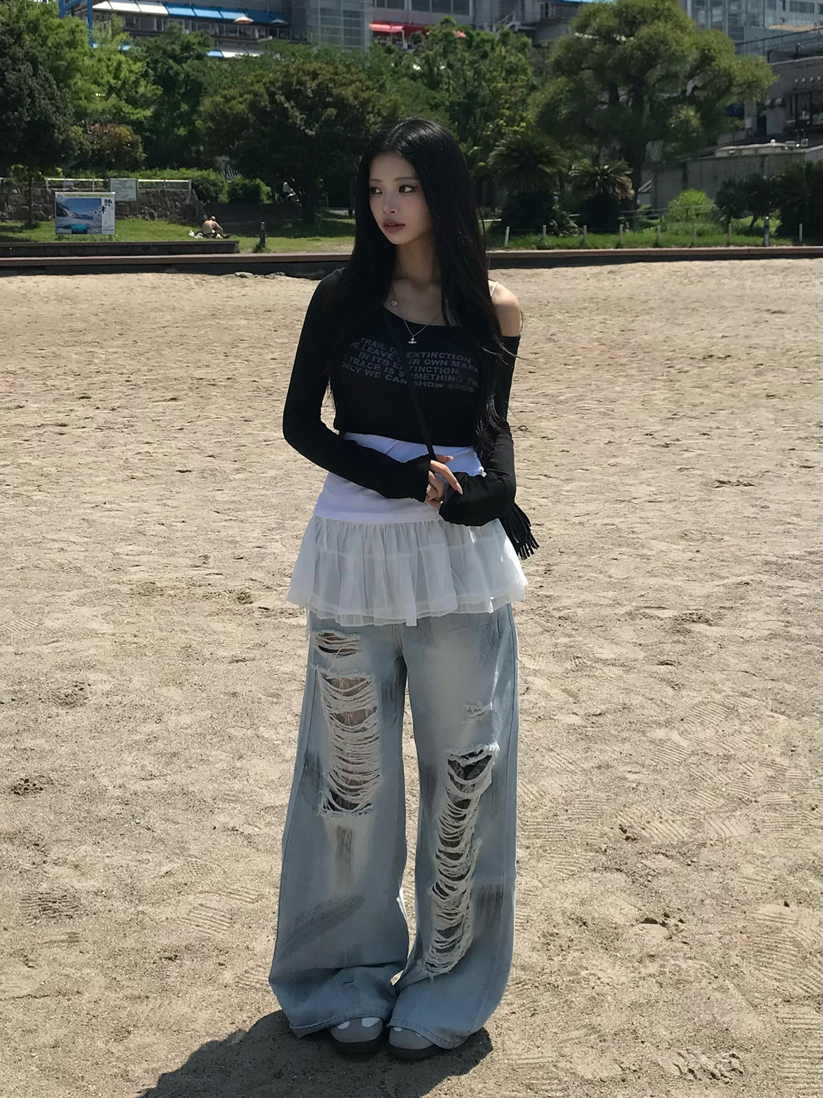 フリルセットペイントダメージデニムパンツ