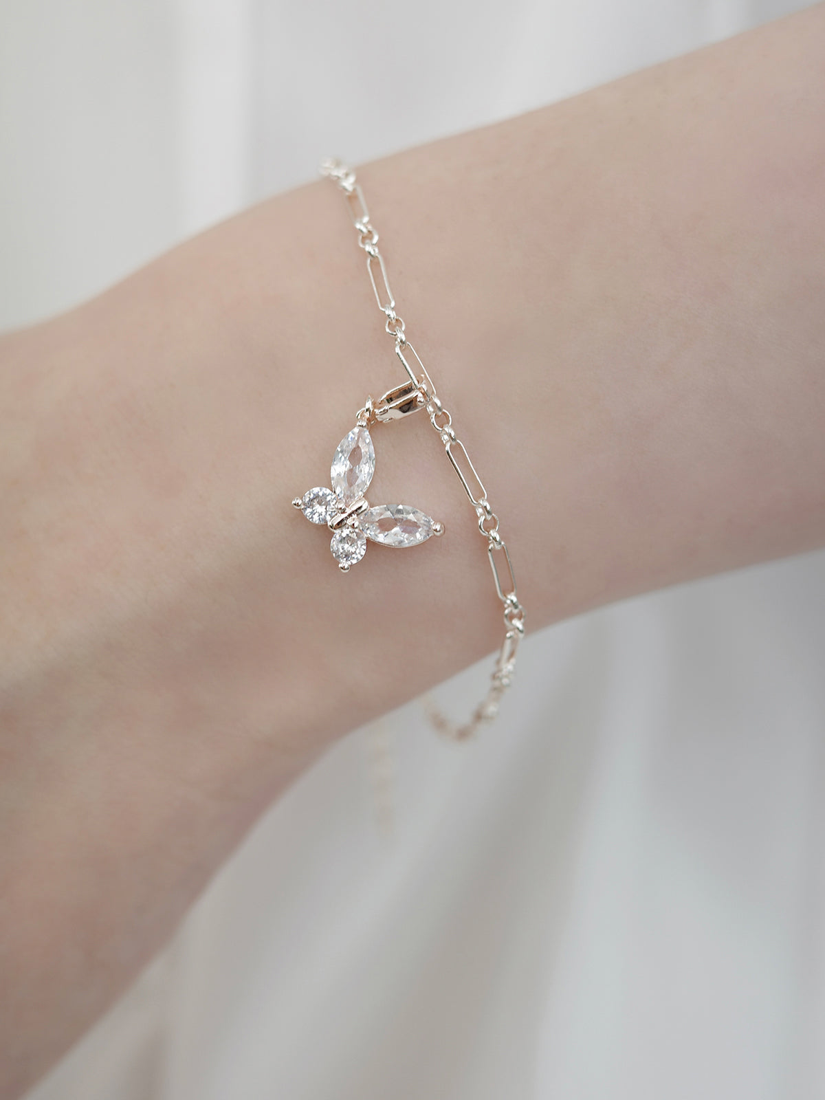 シャインバタフライチャーム