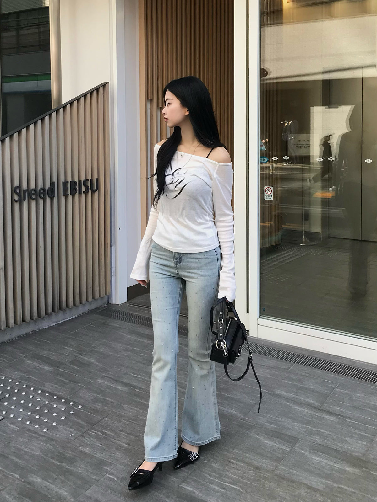ランダムラインストーンフレアデニムパンツ