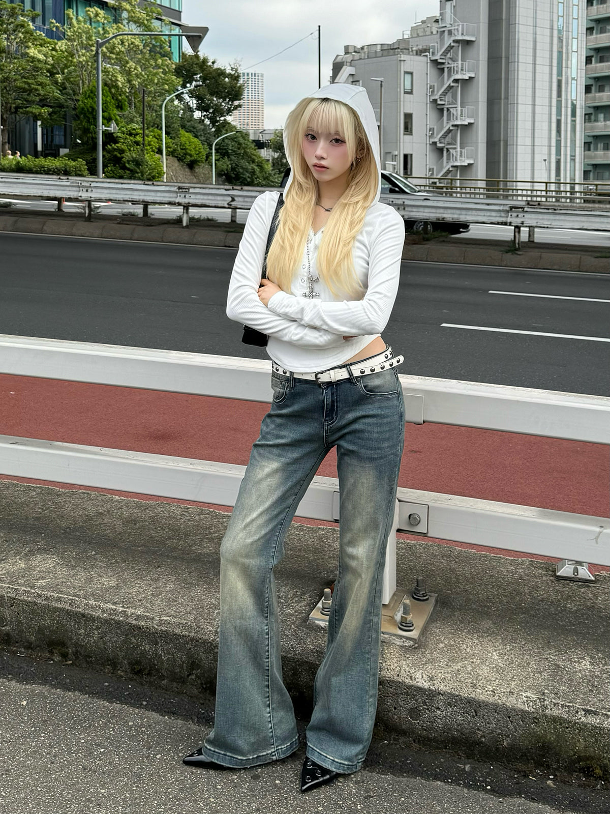 ウォッシングセミフレアデニムパンツ