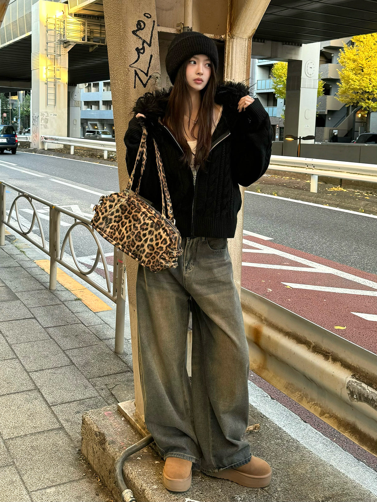 ツイストニットファータッチフーディーパーカー