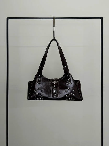 皮革触感铆钉手提包