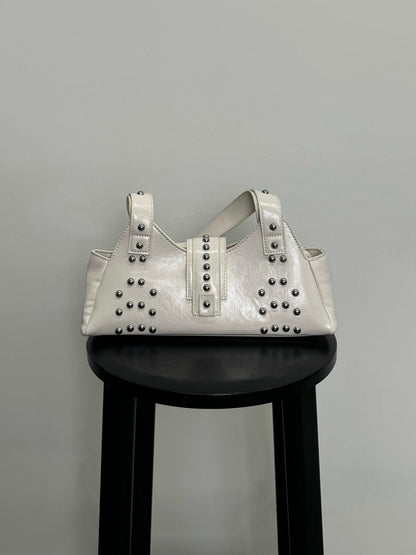 皮革触感铆钉手提包