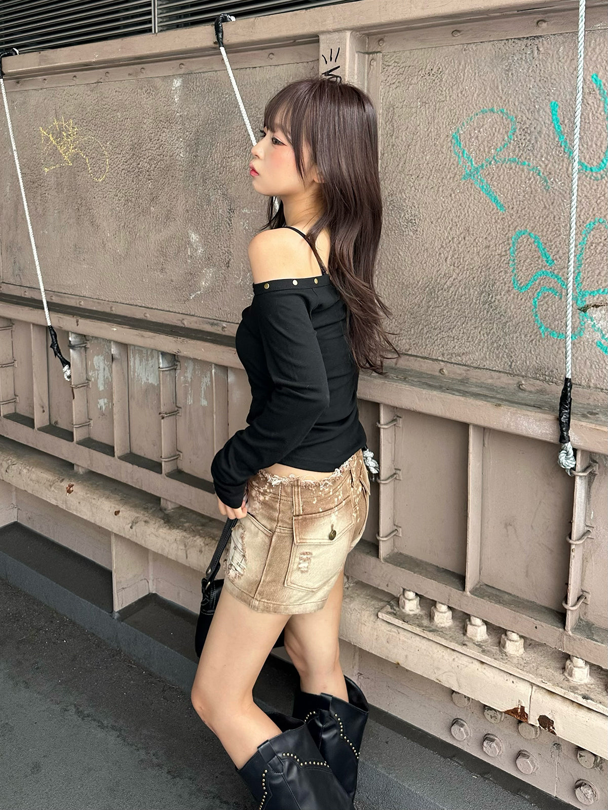 スタッズギャザーワンショルカットソー