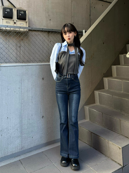 バックルベルトフレアデニムパンツ