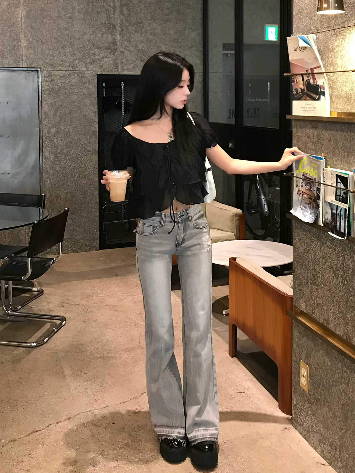 ローライズエンブロイダリーデニムパンツ