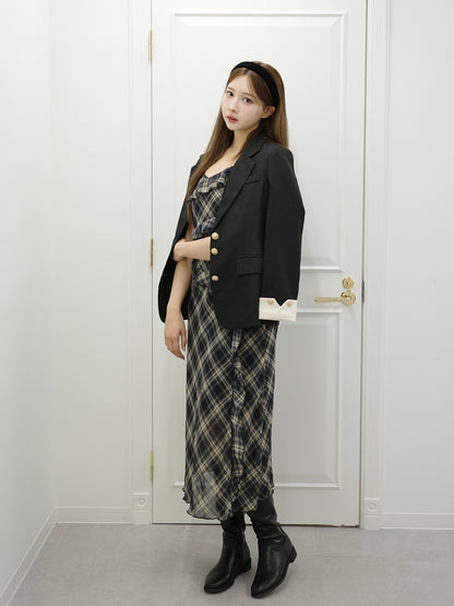 金色纽扣袖口夹克