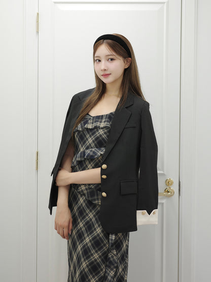 金色纽扣袖口夹克