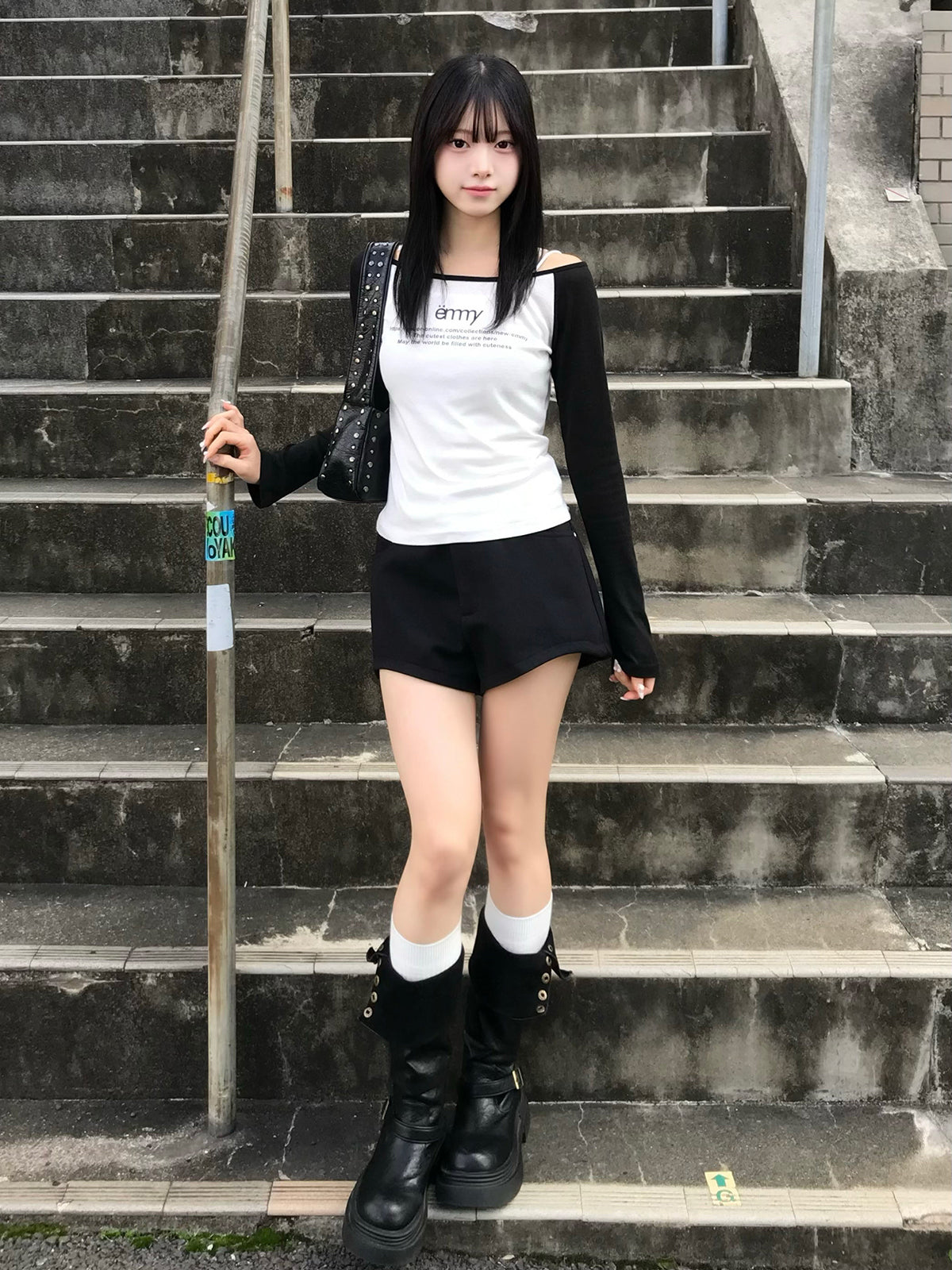 ハイウエストダブルボタンショートパンツ