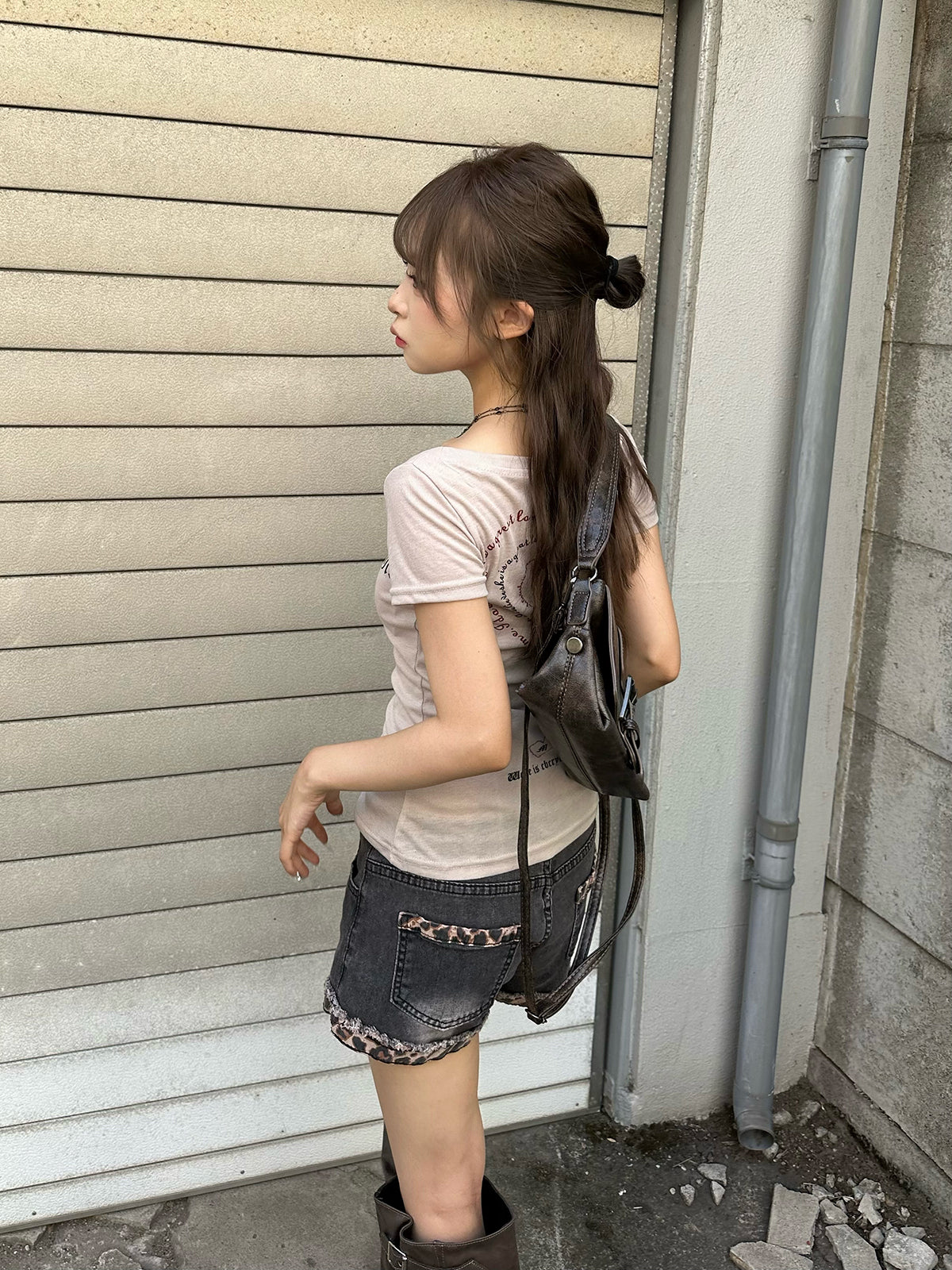 バックレタリングハートTシャツ