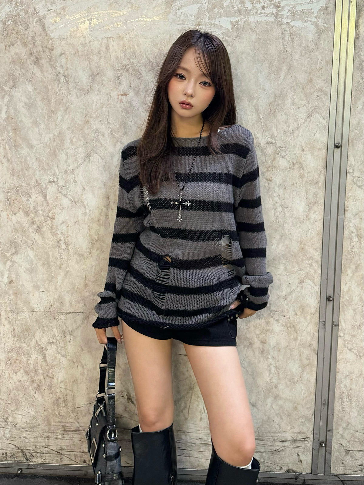 ボーダーダメージニット