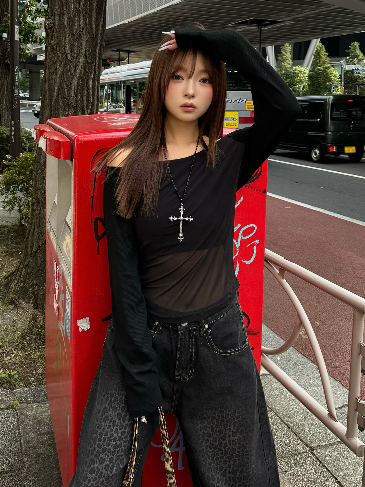 ホルターネックシースルーカットソー