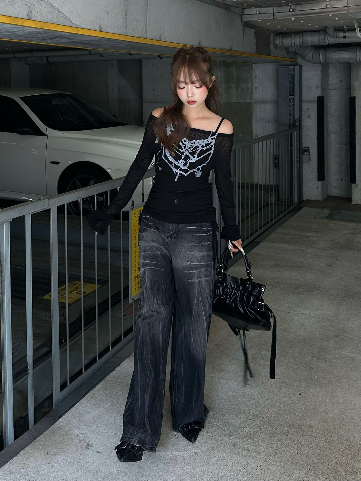 ネックレスデザインオフショルシアーカットソー