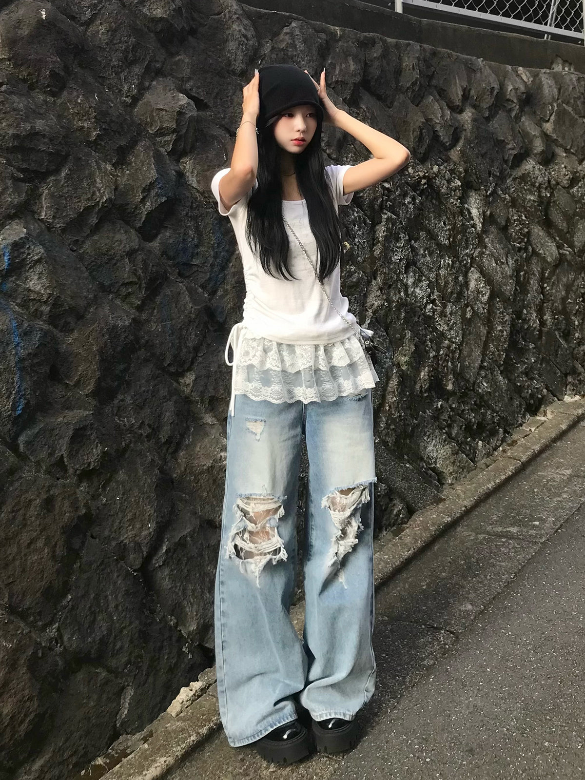 层叠蕾丝破损牛仔裤