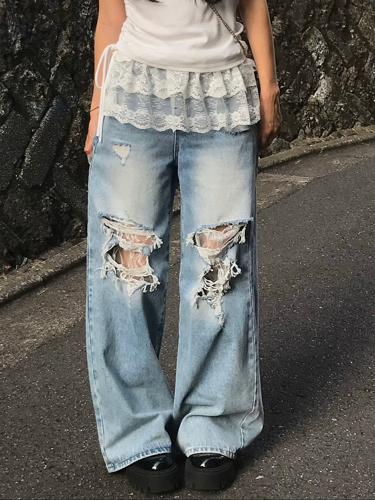 层叠蕾丝破损牛仔裤