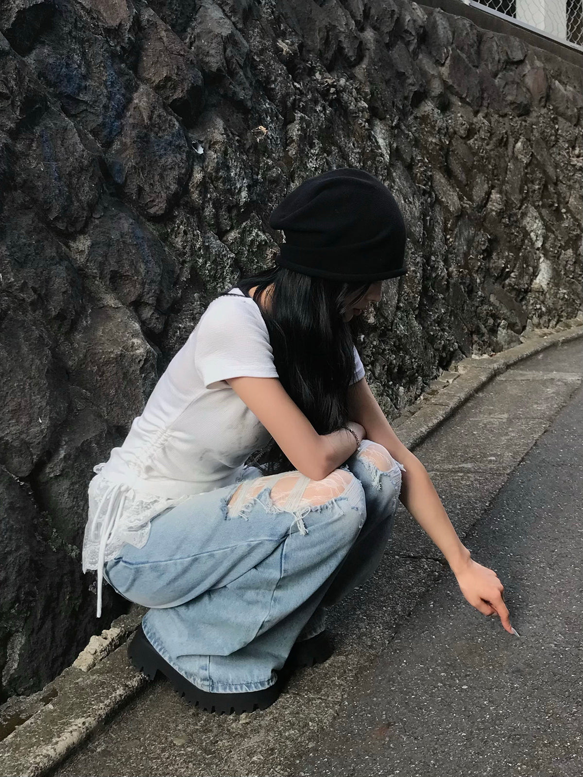 层叠蕾丝破损牛仔裤