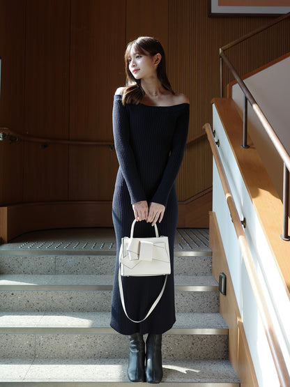 オフショルリブニットワンピース