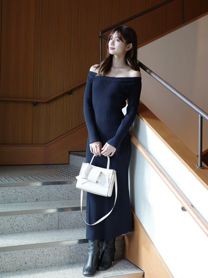 オフショルリブニットワンピース