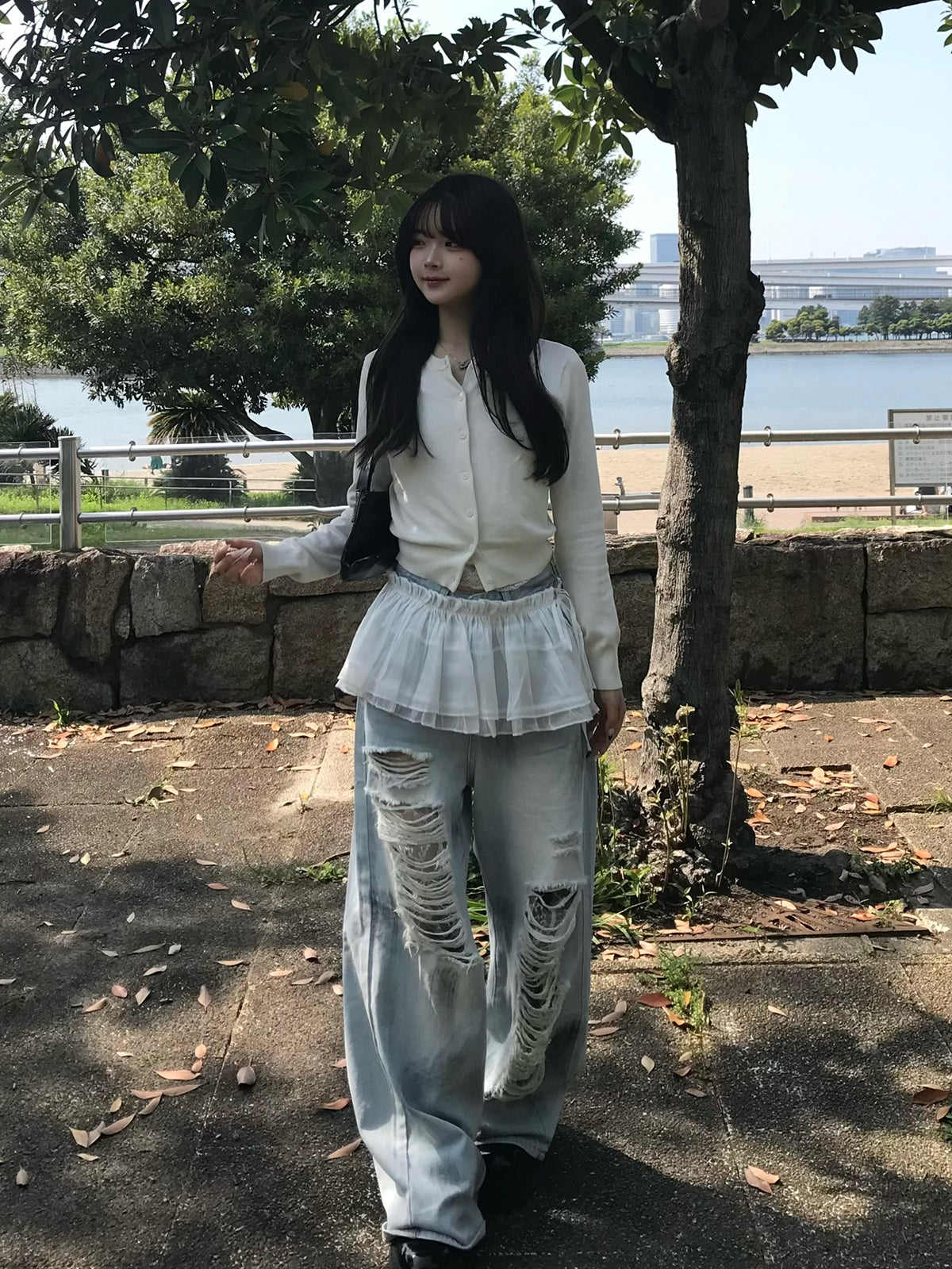 フリルセットペイントダメージデニムパンツ