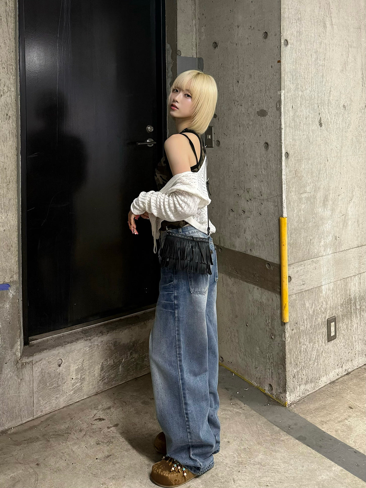ワイドスタッズデニムパンツ