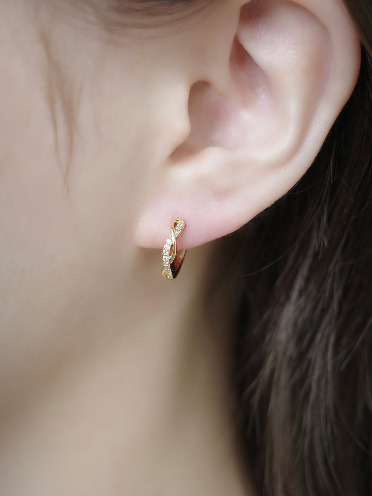 クロスキュービックワンタッチピアス