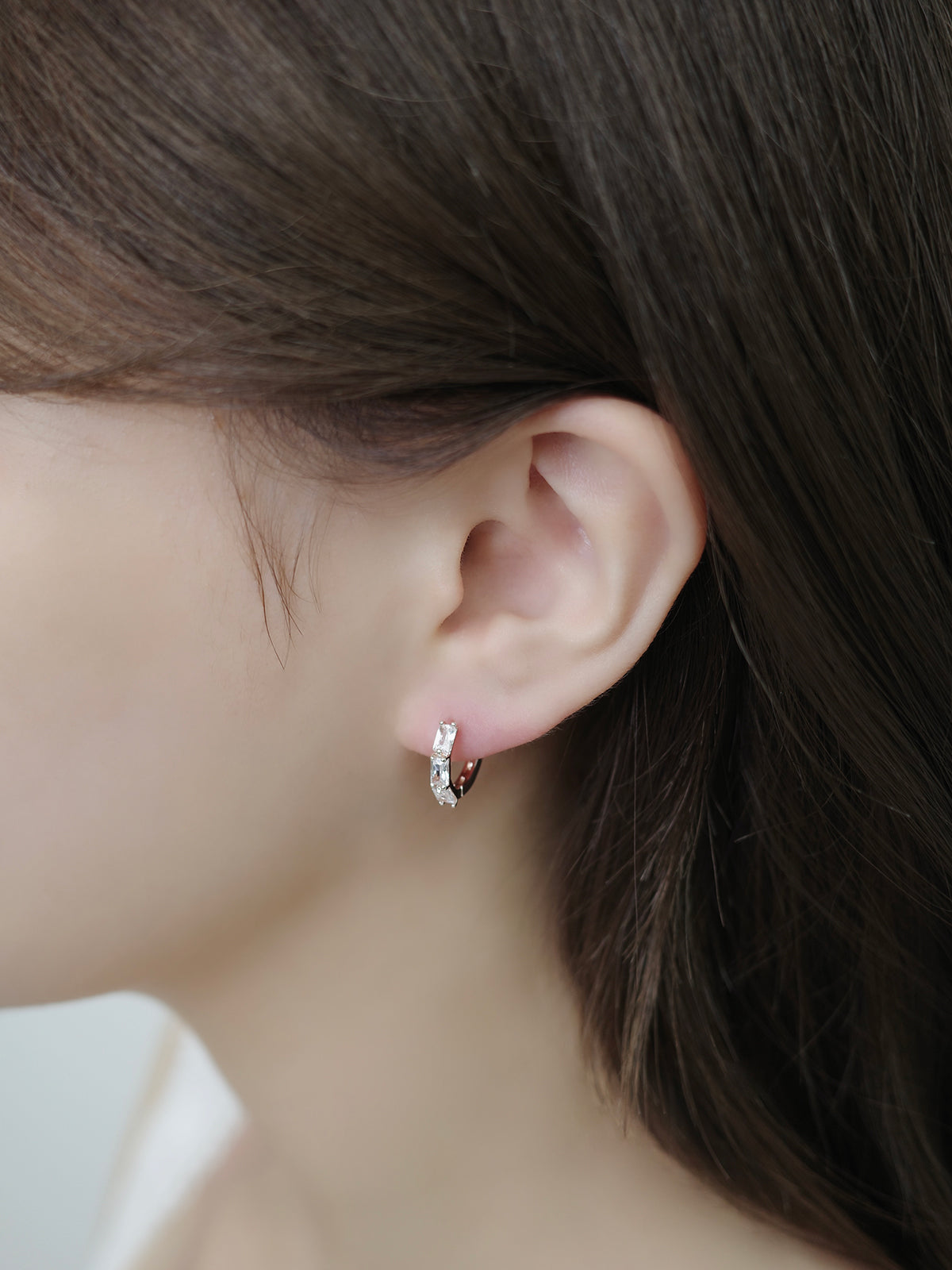 ハーフエタニティワンタッチピアス