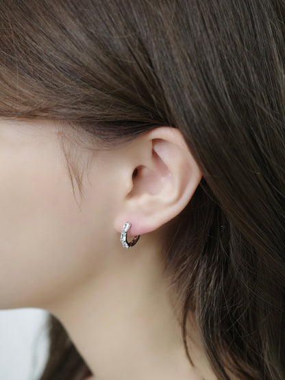 ハーフエタニティワンタッチピアス