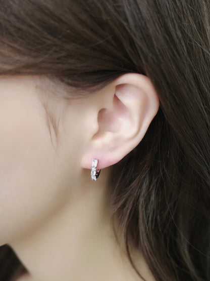 ハーフエタニティワンタッチピアス