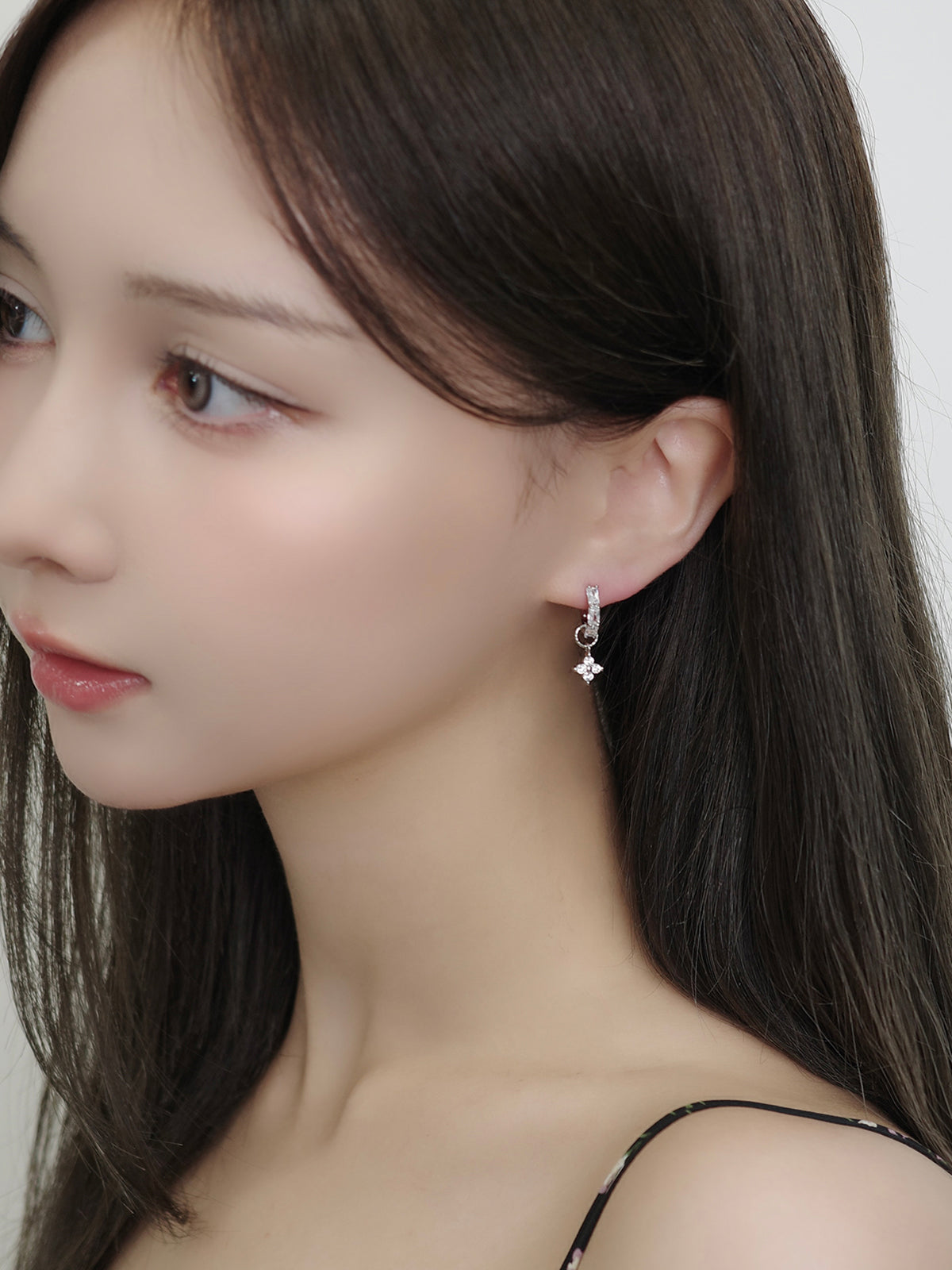 ハーフエタニティワンタッチピアス