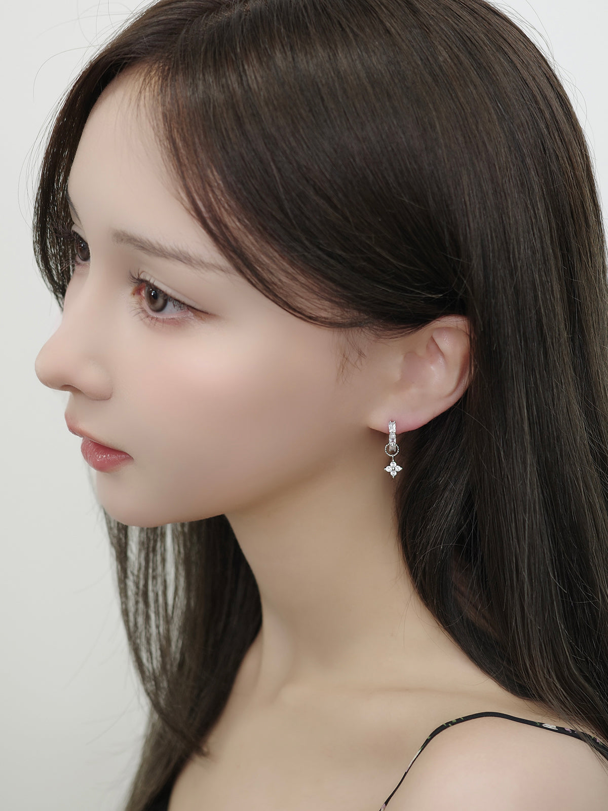 ハーフエタニティワンタッチピアス