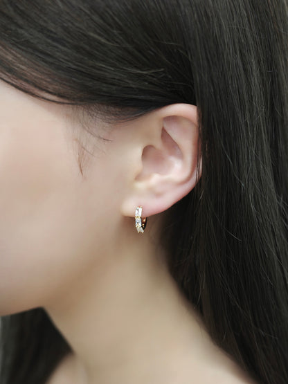 ハーフエタニティワンタッチピアス