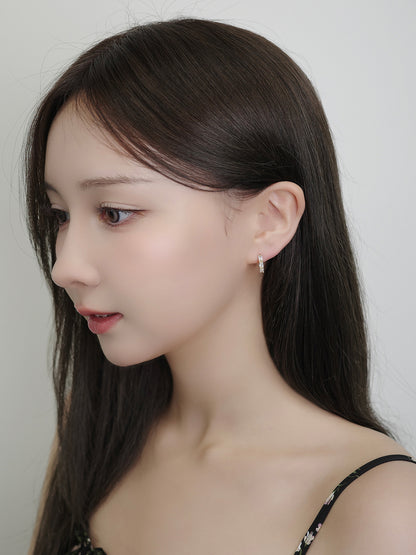 ハーフエタニティワンタッチピアス