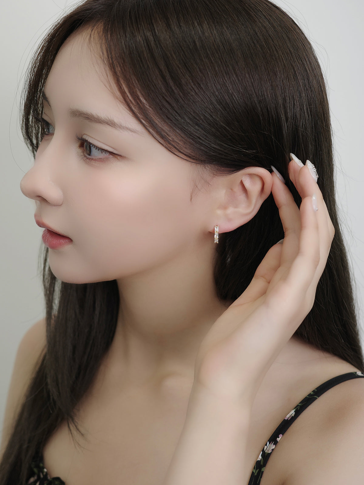 ハーフエタニティワンタッチピアス