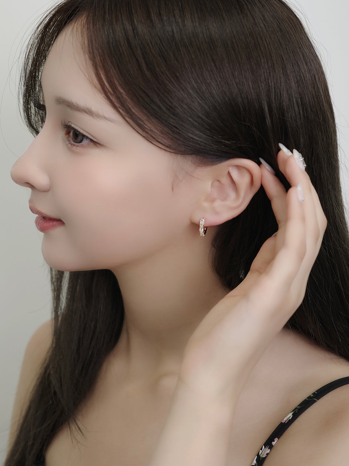 ハーフエタニティワンタッチピアス