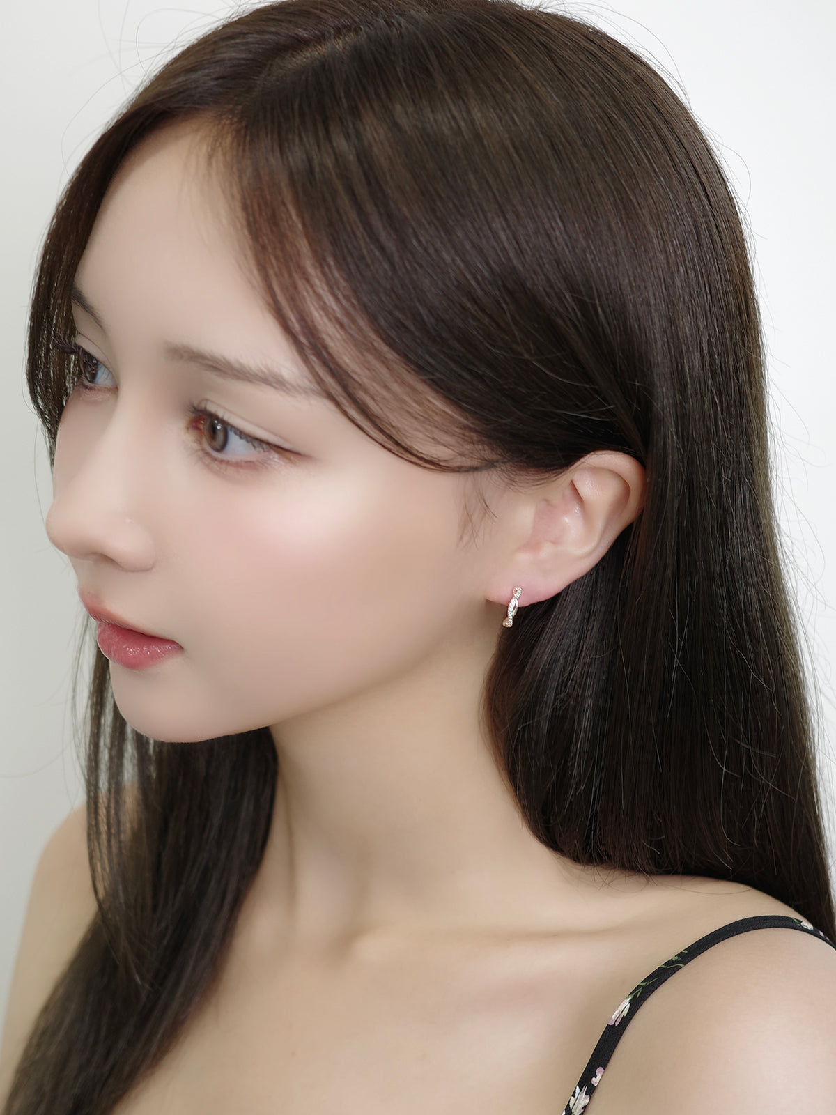 クロスキュービックワンタッチピアス