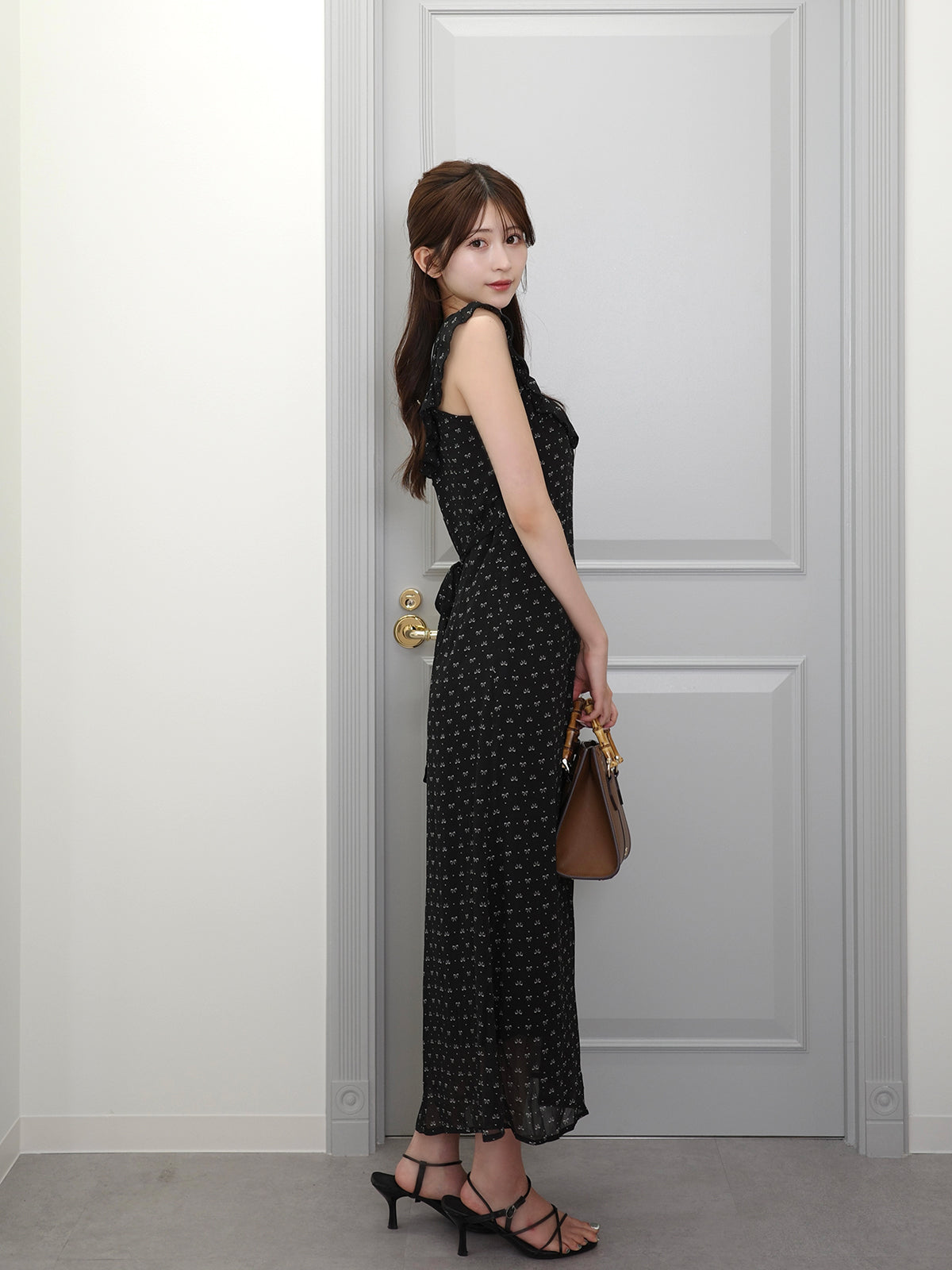 フリルショルダーリボンワンピース